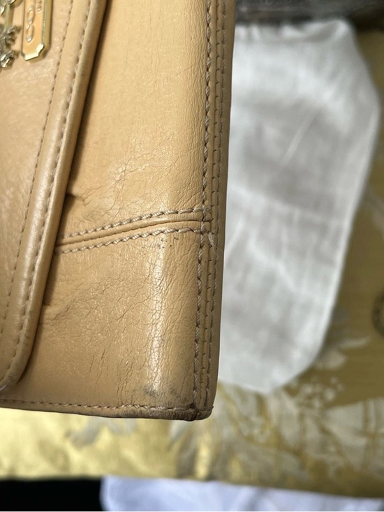 Coach Beige Leather Clutch with Gold Horse & Carriage Emblem - Picture 9 of 16